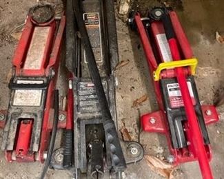 Hydraulic jacks.