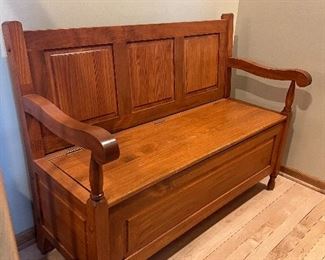 Nice Storage Bench! Perfect for an entry way or mud room. Provides some style and convenience of storage! In good condition with some surface wear. 

Measures 47" x 20" x 36" 