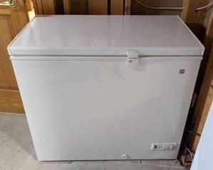 GE Chest Freezer. 