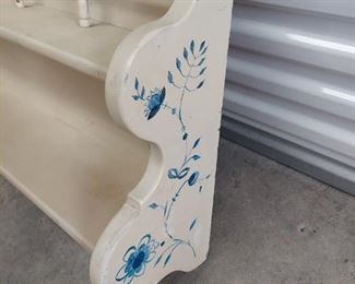  Off white Beautiful hand painted shelf  would be great for a diy project or leave as is 
Length 42in 
Width 9in
Height 32 in
$60
