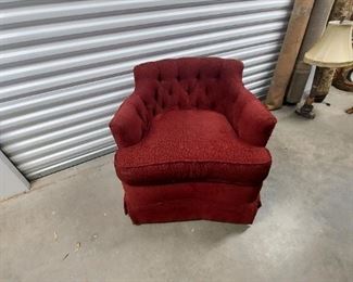 Retro maroon/red swivel chair 
Minor cat damage on one side 
$50