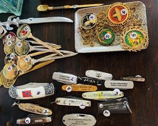 tons of early Mardi Gras and early pocket knife with advertising