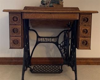 Singer Sewing Machine in Original Cabinet 