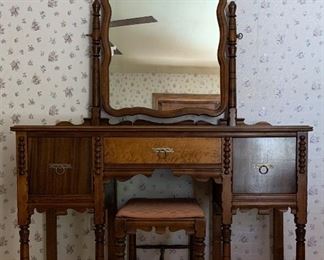 Antique Bedroom Furniture Walnut & Curly Maple : Bed, Dresser, Vanity w Stool 