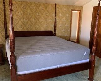 Thomasville King 4-Poster Bed, Dresser w 3 Part Mirror and Nightstand.                                                                                   King Tuft and Needle Hybrid Mattress/BS (less than 1 year old!)