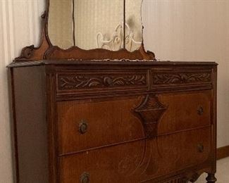 Antique Dresser w Mirror