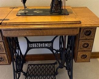Singer Sewing Machine in Original Cabinet 