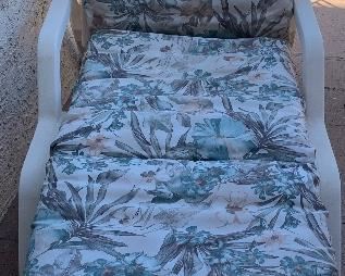 Chaise Lounge w Cushion pair