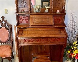 Antique Kimball Chicago Pump Organ $750