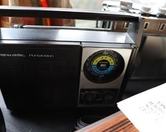 Vintage Realistic transistor radio