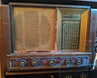 Philco Art Deco Radio
