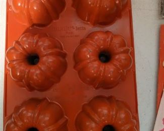 Nordic Ware Orange Bundt Cake Pan
