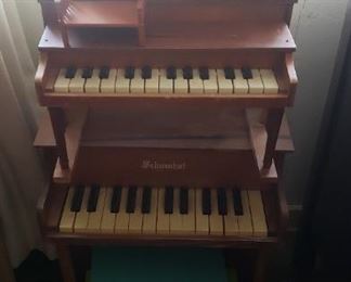 Stacked toy pianos