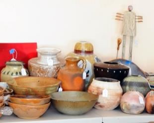 Assorted pottery 