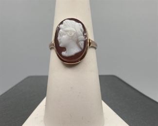 10k Gold Ring with Cameo , Size 6.5, 3.16 Grams