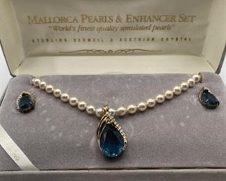 Mallorca Pearl Necklace and Enhancer Set
