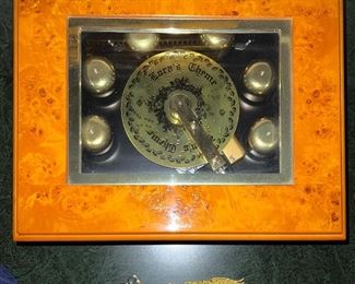 Mr. Christmas music box