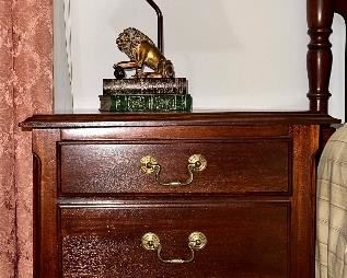 Night stand (pair); Lion lamp (pair)