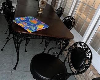 Wood & iron patio table; 6 iron patio chairs