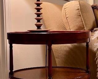 Acquisitions by Henredon side table; lamp