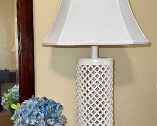 Reticulated lamp