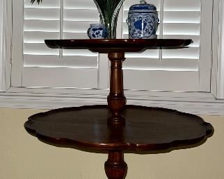 Vintage 2 tier pie crust dumbwaiter table