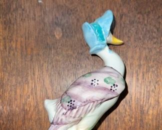 Side view of Jemima Puddleduck