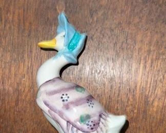 Other side view of Jemima Puddleduck
