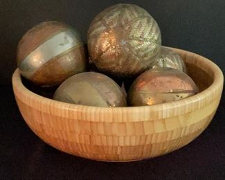 Metal carpet balls with bowl