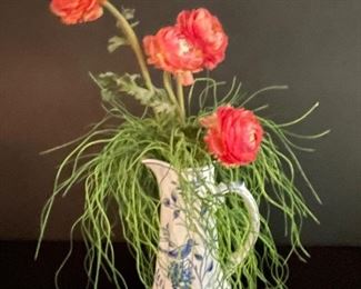 Delft pitcher with florals