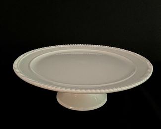 Pedestal cake plate