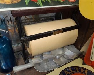 Vintage Paper Roll Holder/Dispenser