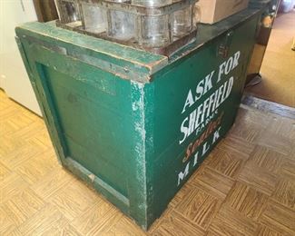 AMAZING ANTIQUE "ASK FOR SHEFFIELD FARMS SELCT MILK" WOODEN STORE DISPLAY OVERSIZED CRATE W/ POUR SPOT FOR ICE WATER TO DRAIN FROM!
