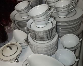 Arlen China Set