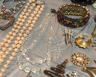 Crystal, Jewelry, vintage brooches, Necklaces & More
