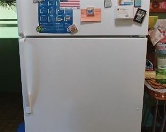 Like new Whirlpool Refrigerator 