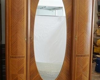 1128 FRENCH 3 DOOR MAHOGANY WARDROBE, CENTER DOOR HAVING OVAL MIRROR & CASE W/BANDING & BRONZE MOUNTS, APPROXIMATELY 62 IN X 21 IN X 87 IN HIGH