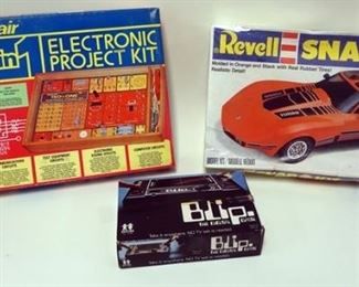 1285 VINTAGE TOY LOT; SCIENCE FAIR ORIGINAL PROJECT KIT, BLIP DIGITIAL GAME AND REVELL 1/16 CORVETTE CAR KIT SEALER 1981
