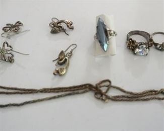 1303 LADIES STERLING SILVER JEWELRY INCLUDING 3 RINGS, 2 PAIRS OF EARRINGS AND 2 CHAINS, .82 TOZ INCLUDING STONES