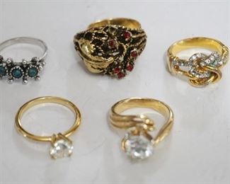 1315 7 PAIRS OF CRYSTAL AND GLASS STONE EARRINGS AND 2 NECKLACES