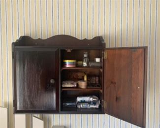 Sewing cabinet