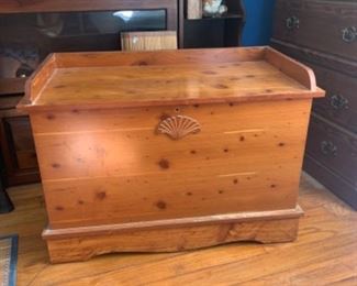 Vintage country Pine blanket chest