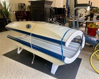 Tanning bed by Elite