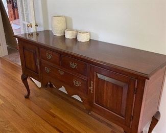 PENNSYLVANIA HOUSE SIDEBOARD