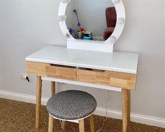 Girls vanity set with lighted makeup mirror and stool