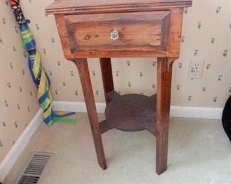 Antique table w/drawer