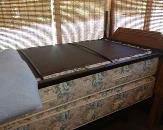 2 twin beds Not a lot of space so we had to put them on top of each other