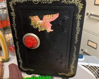 Toy safe with combination 