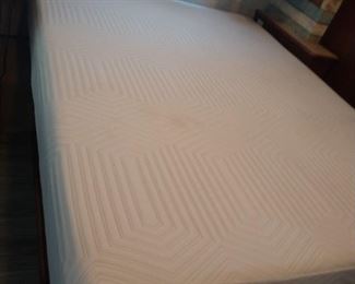 New queen Tempur-Pedic mattress