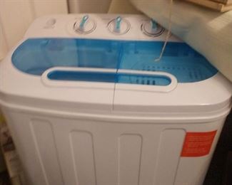 (Camping)  washing machine  (never used)